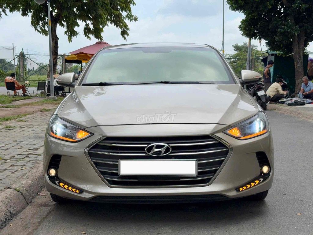 Hyundai Elantra 2019 - ảnh 1