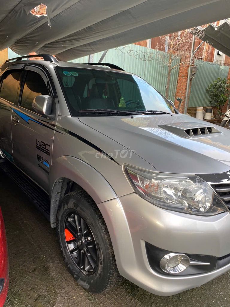 Toyota Fortuner 2015 - ảnh 1