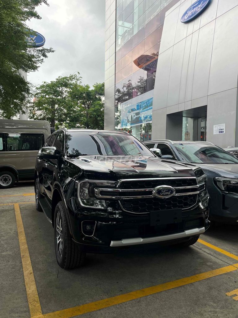 Ford Everest 2026 - ảnh 1