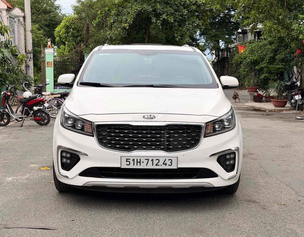Kia Sedona - ảnh 1