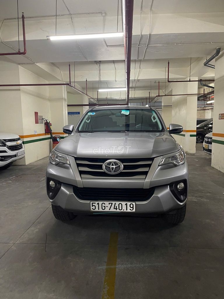 Toyota Fortuner - ảnh 1