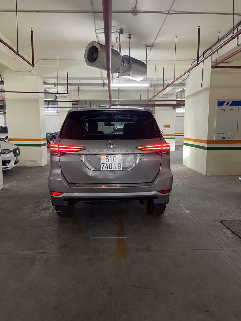 Toyota Fortuner - ảnh 4