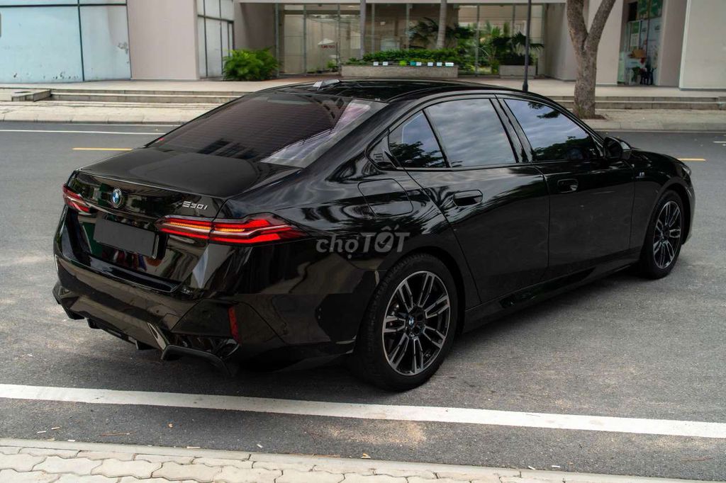 BMW 2025 - ảnh 4