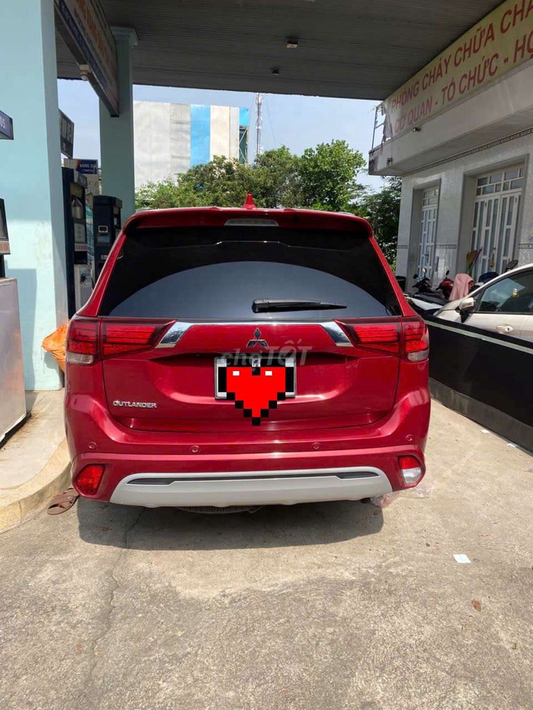 Mitsubishi Outlander 2022 - ảnh 1