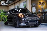 Mini Cooper S 5 Door 2023 - ảnh 1