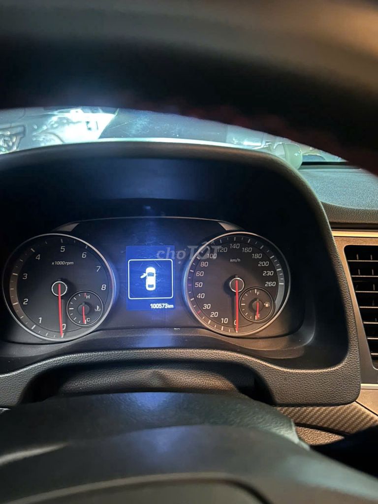 Hyundai Elantra - ảnh 2
