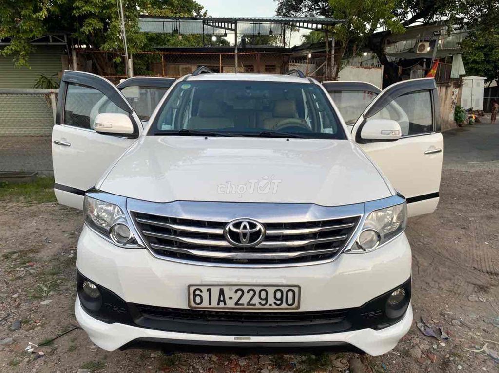Toyota Fortuner 2015 - ảnh 1