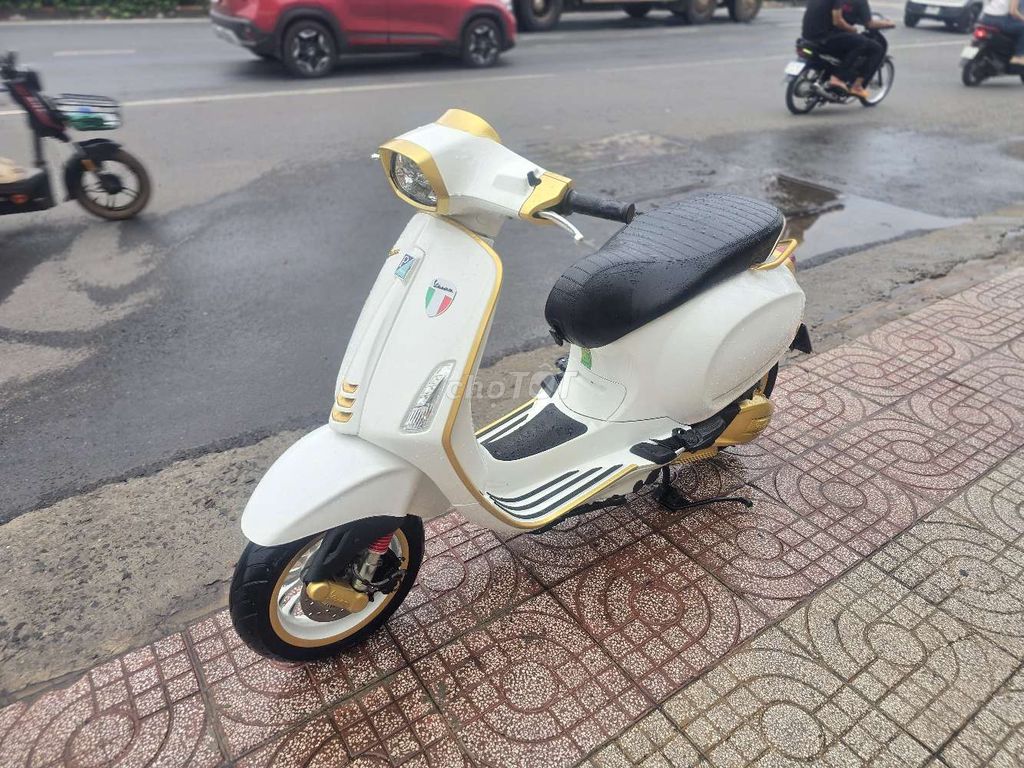 Piaggio Vespa 2022 - ảnh 1