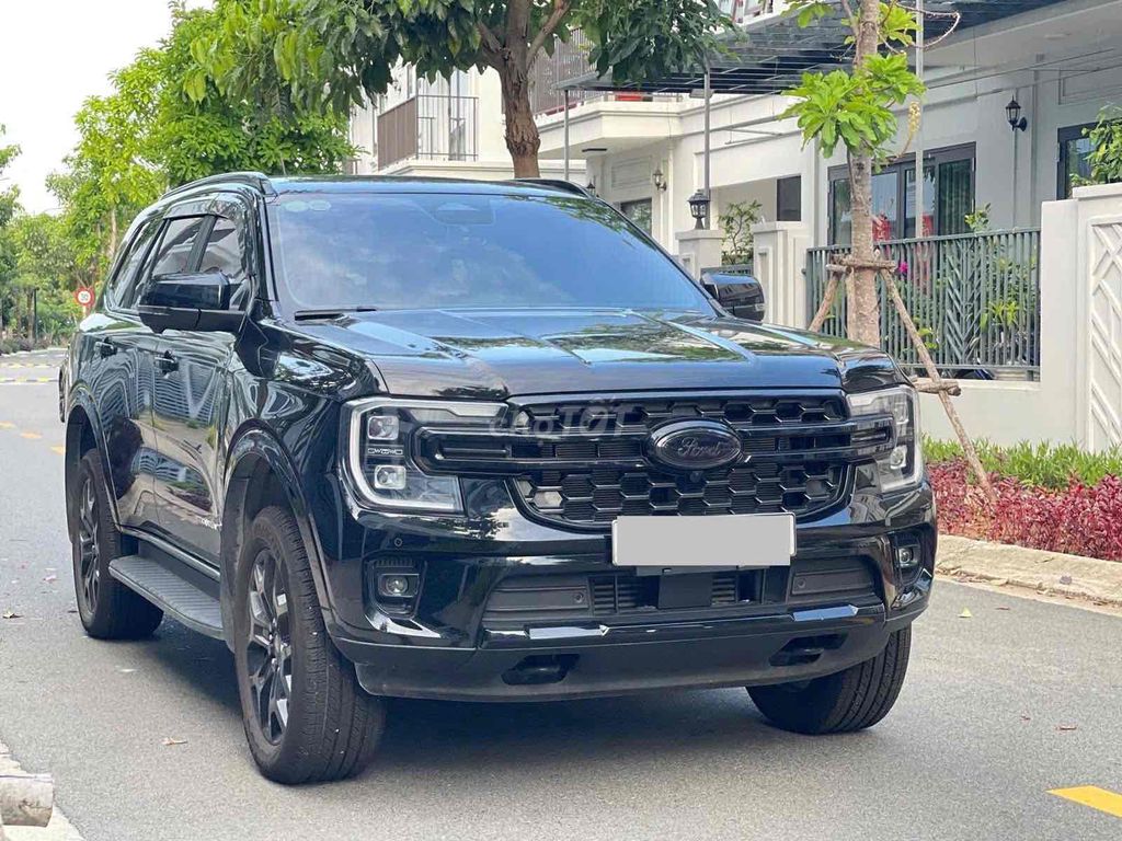 Ford Everest 2025 - ảnh 2