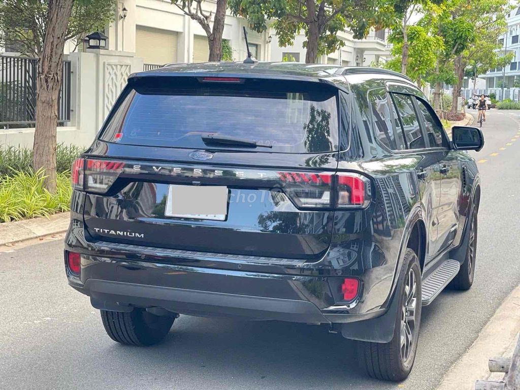 Ford Everest 2025 - ảnh 4