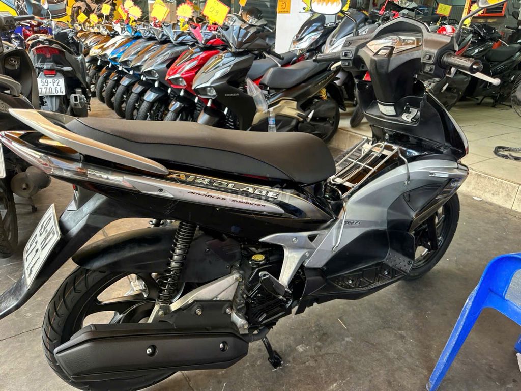 Honda Air Blade 2010 - ảnh 2