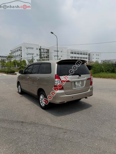 Toyota Innova 2.0E 2014 - ảnh 5
