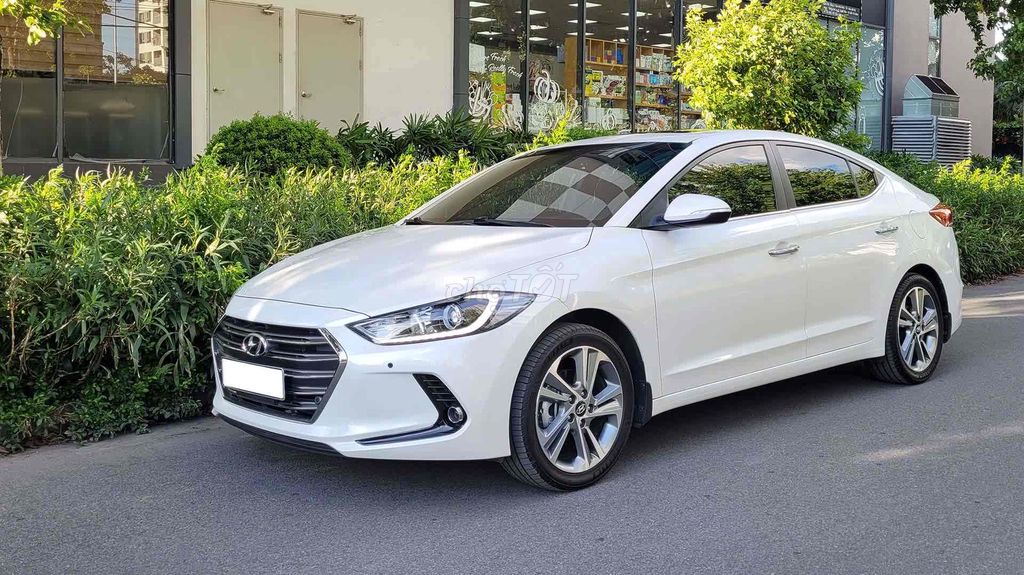 Hyundai Elantra 2018 - ảnh 1
