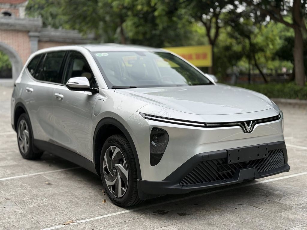 VinFast Limo Green - ảnh 2