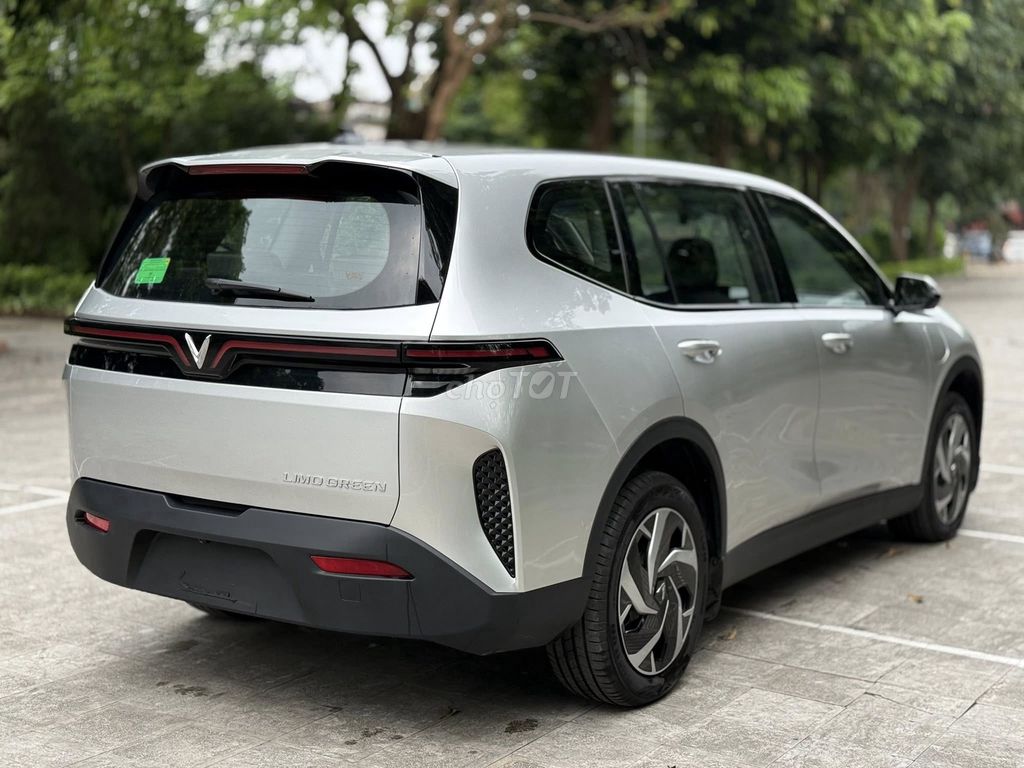 VinFast Limo Green - ảnh 3