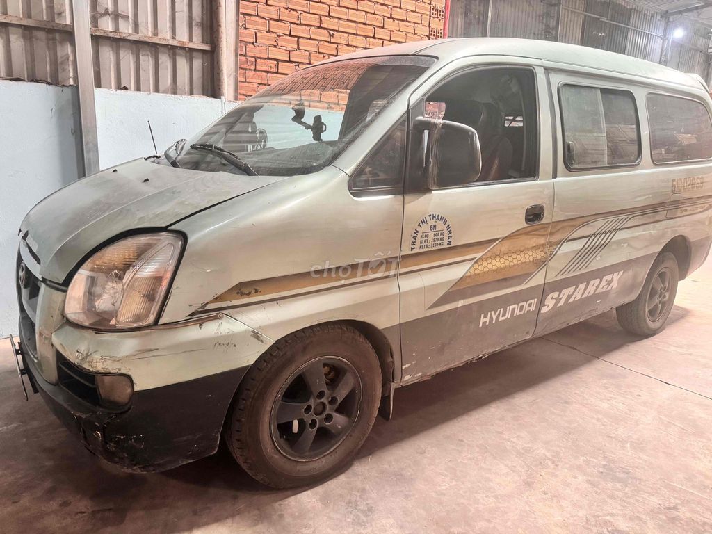 Hyundai Starex 2004 - ảnh 2