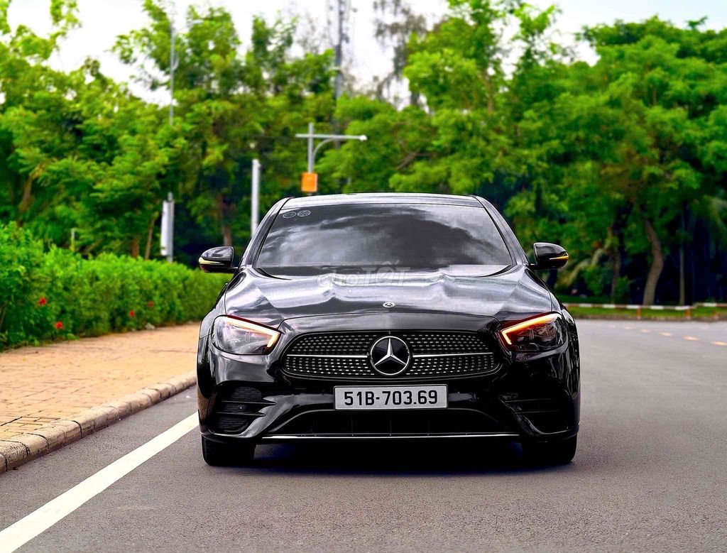 Mercedes-Benz 2021 - ảnh 1