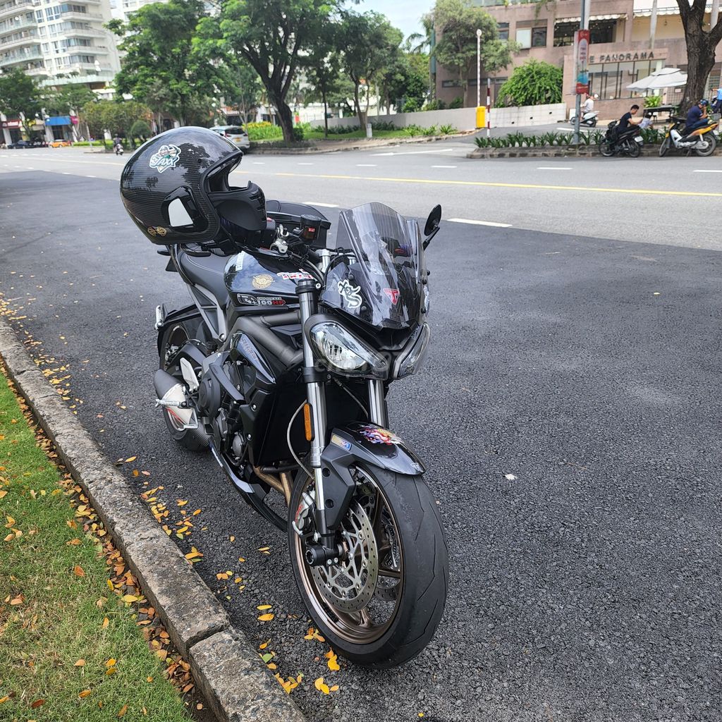 Triumph Street 2022 - ảnh 2