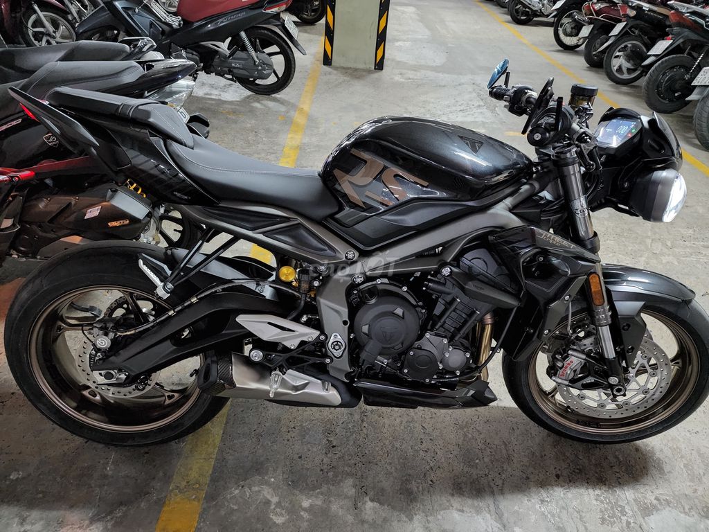 Triumph Street 2022 - ảnh 3