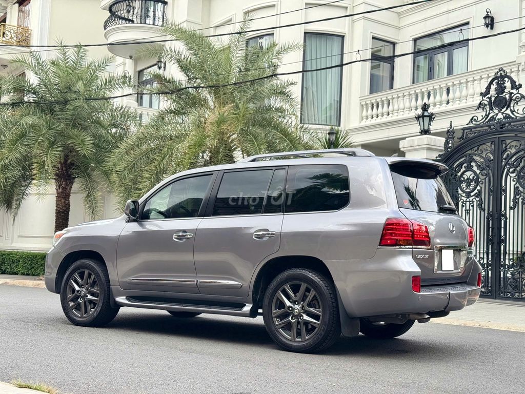 Lexus LX 2009 - ảnh 2