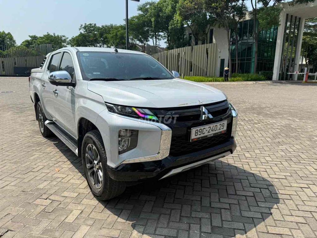 Mitsubishi Triton 2021 - ảnh 2