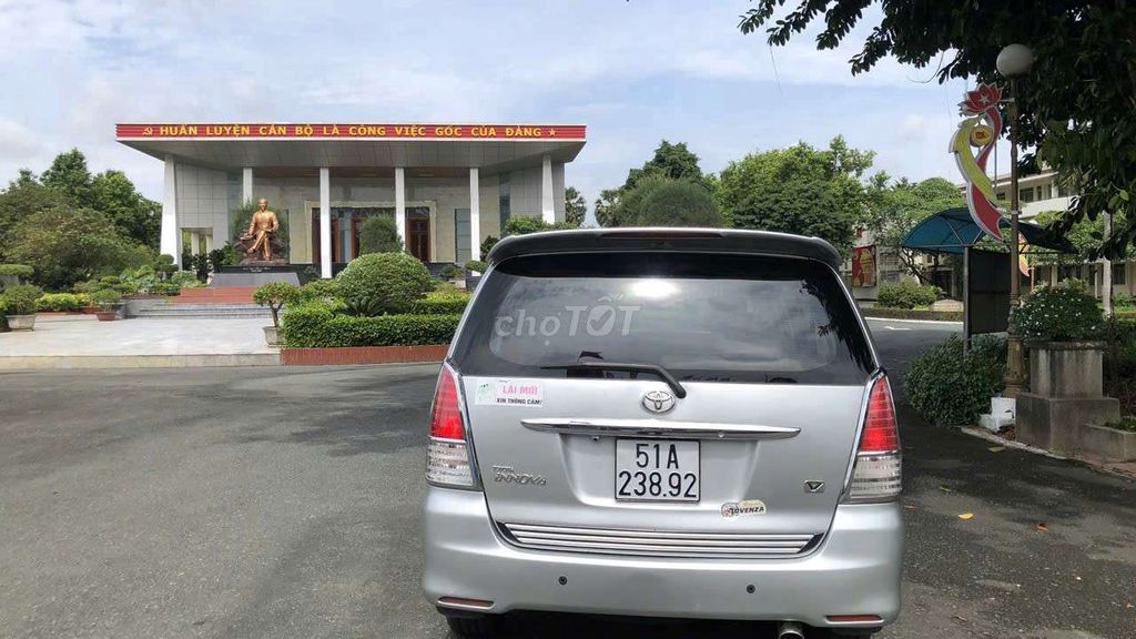 Toyota Innova 2008 - ảnh 2
