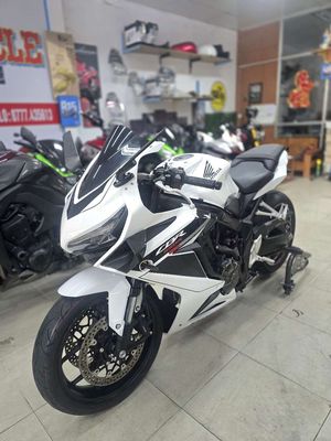 Honda CBR 2023 - ảnh 1