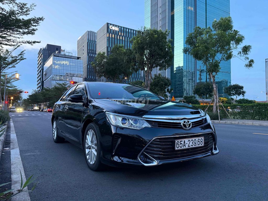 Toyota Camry 2.0E 2017 - ảnh 2