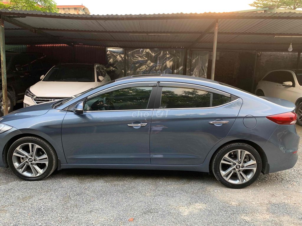 Hyundai Elantra 2016 - ảnh 1
