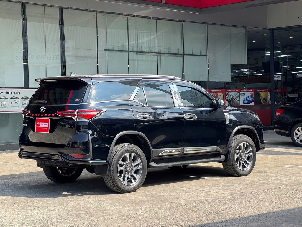 Toyota Fortuner 2021 - ảnh 3