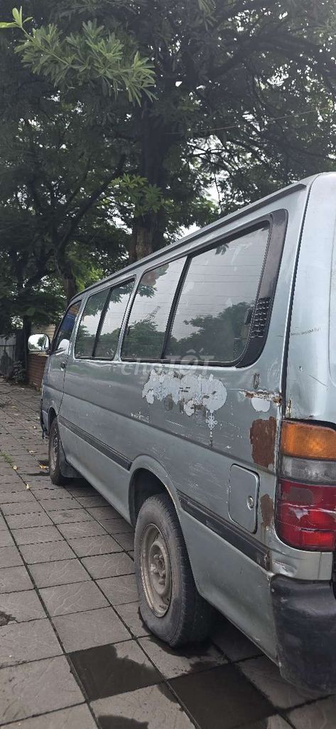 Toyota Hiace 2003 - ảnh 1