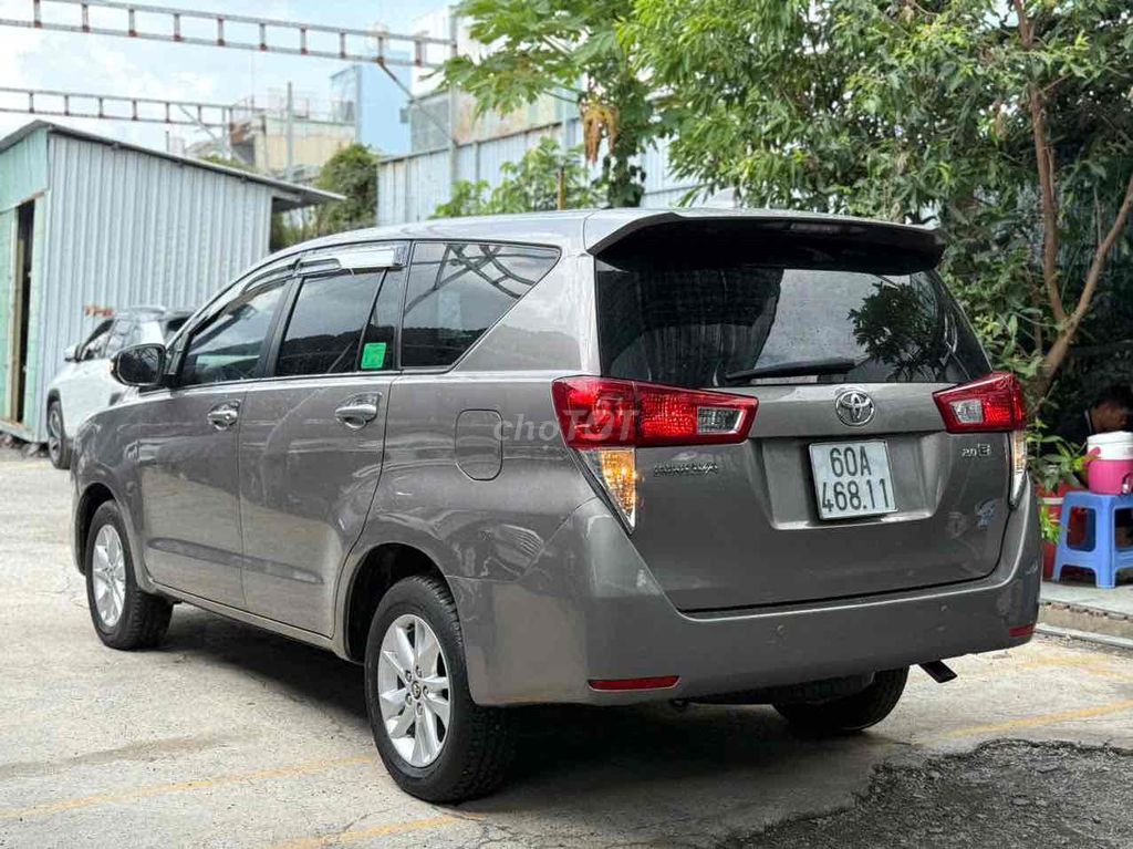 Toyota Innova 2.0E 2018 - ảnh 4