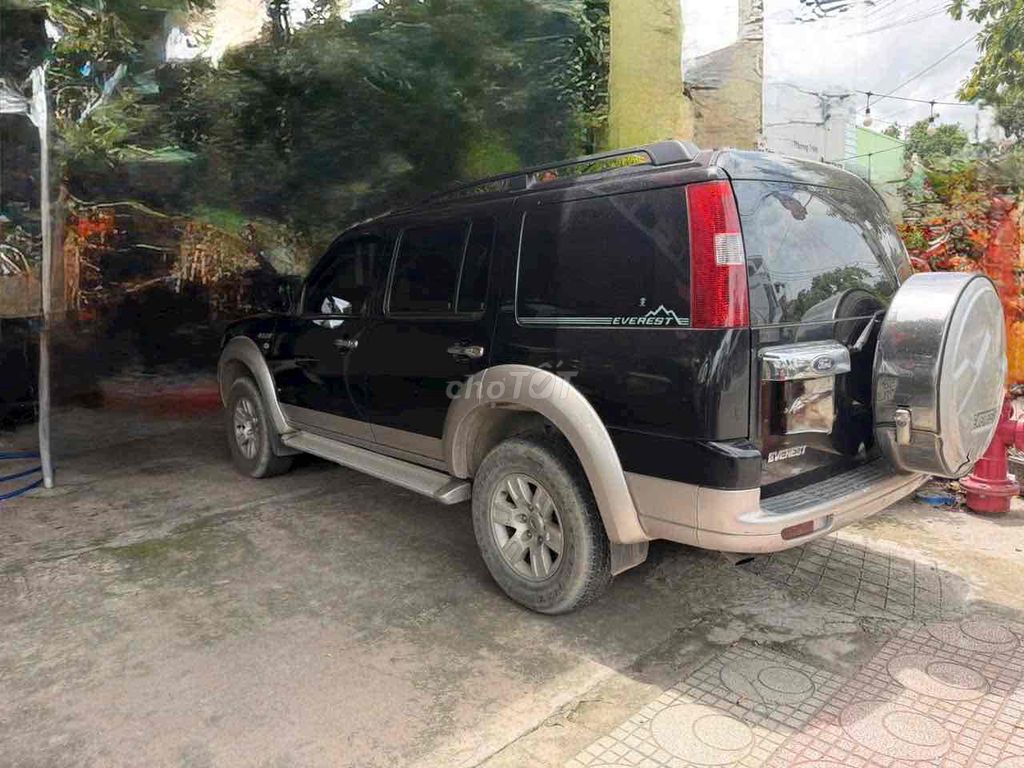 Ford Everest - ảnh 3