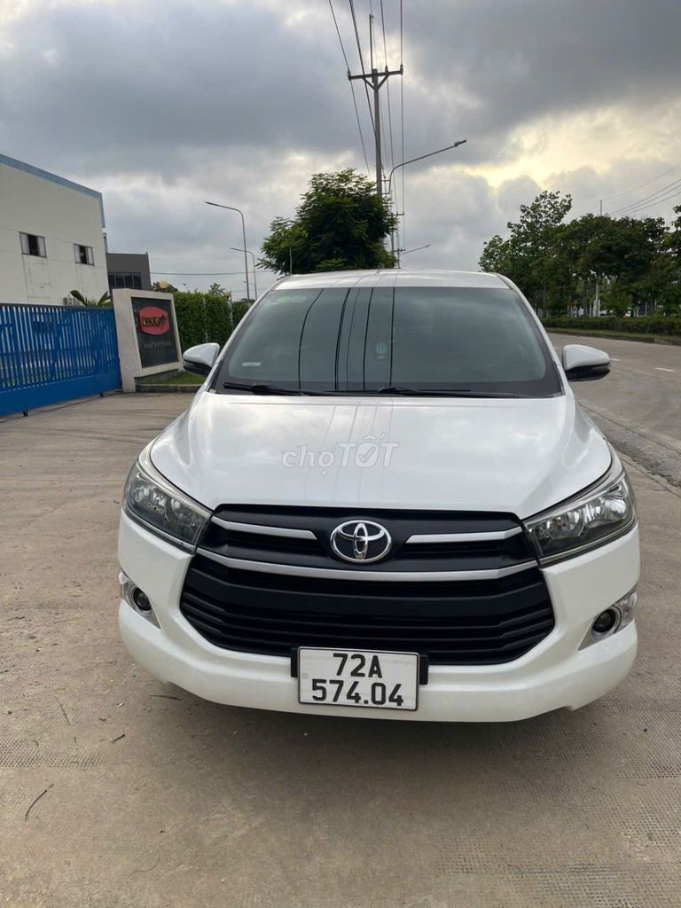 Toyota Innova - ảnh 2