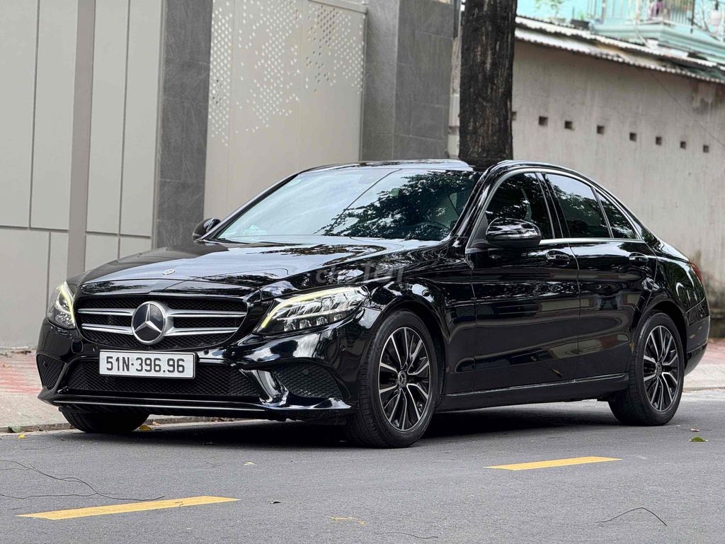 Mercedes-Benz 2018 - ảnh 1