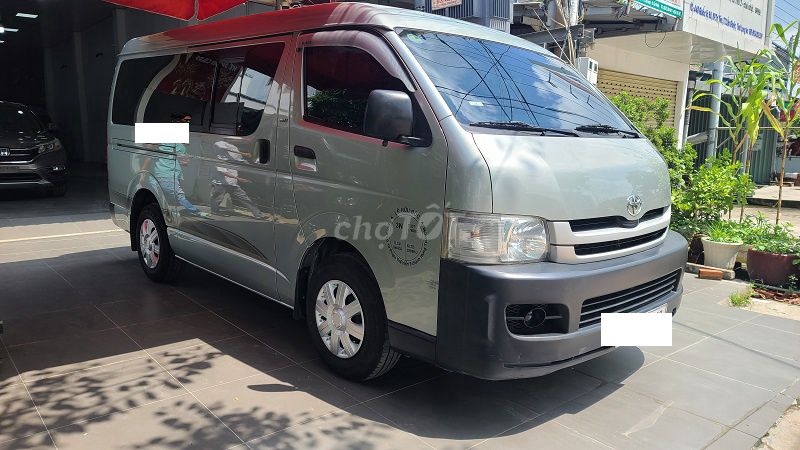 Toyota Hiace 2010 - ảnh 1