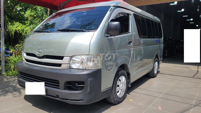 Toyota Hiace 2010 - ảnh 2