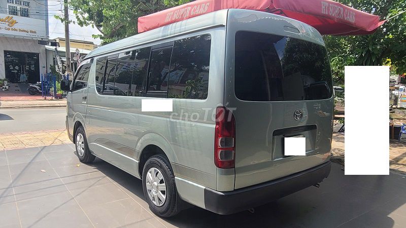 Toyota Hiace 2010 - ảnh 4