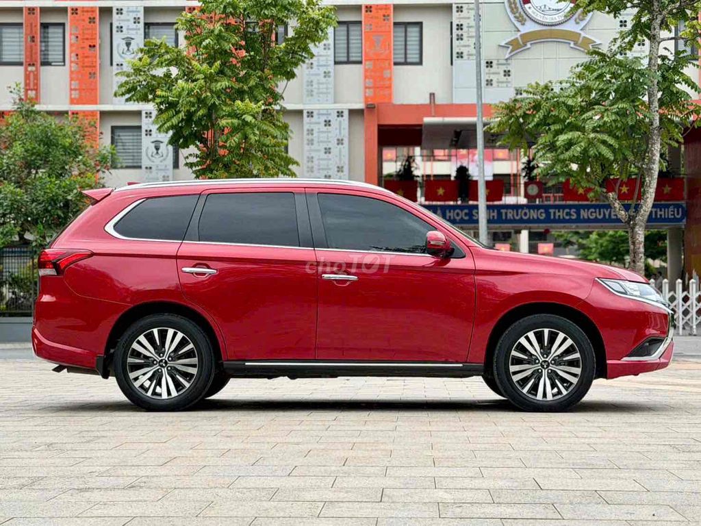 Mitsubishi Outlander 2.0 CVT 2022 - ảnh 3