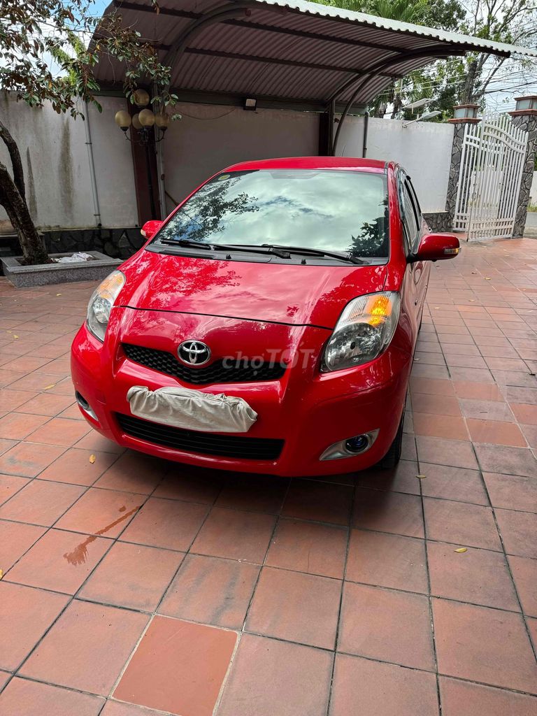 Toyota Yaris 2011 - ảnh 1