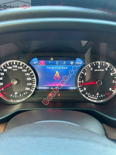 VinFast Lux SA 2.0 Premium 2.0 AT 2021 - ảnh 3