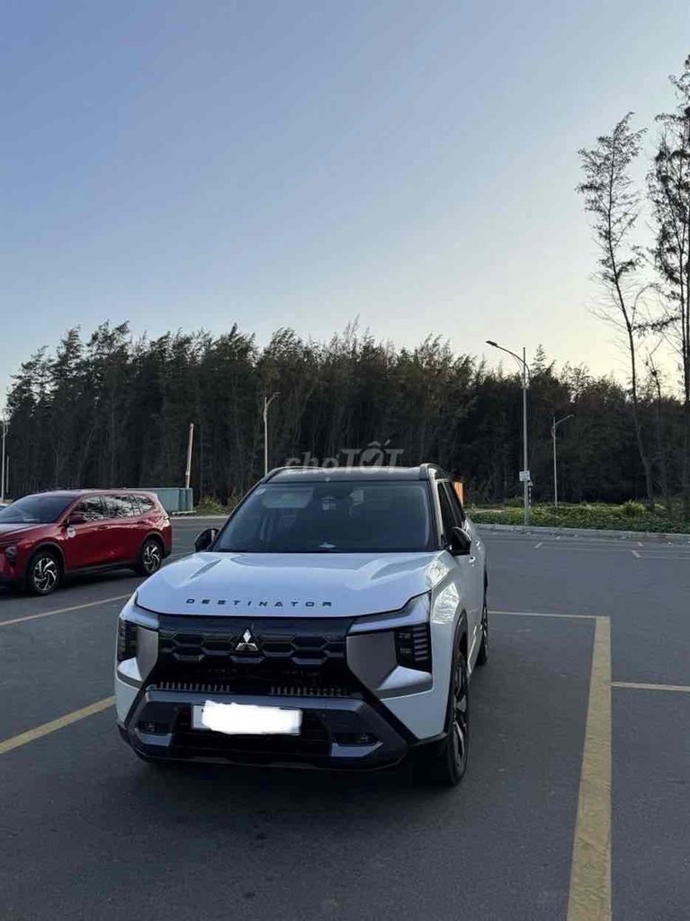 Mitsubishi Destinator Ultimate - ảnh 1