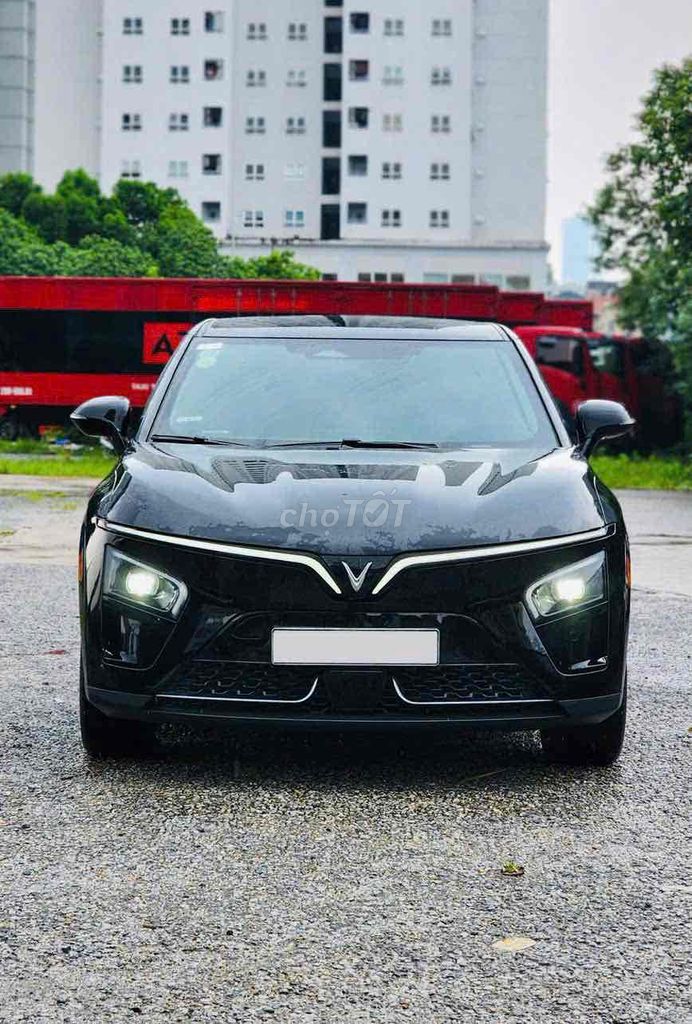 VinFast VF7 Eco 2025 - ảnh 1