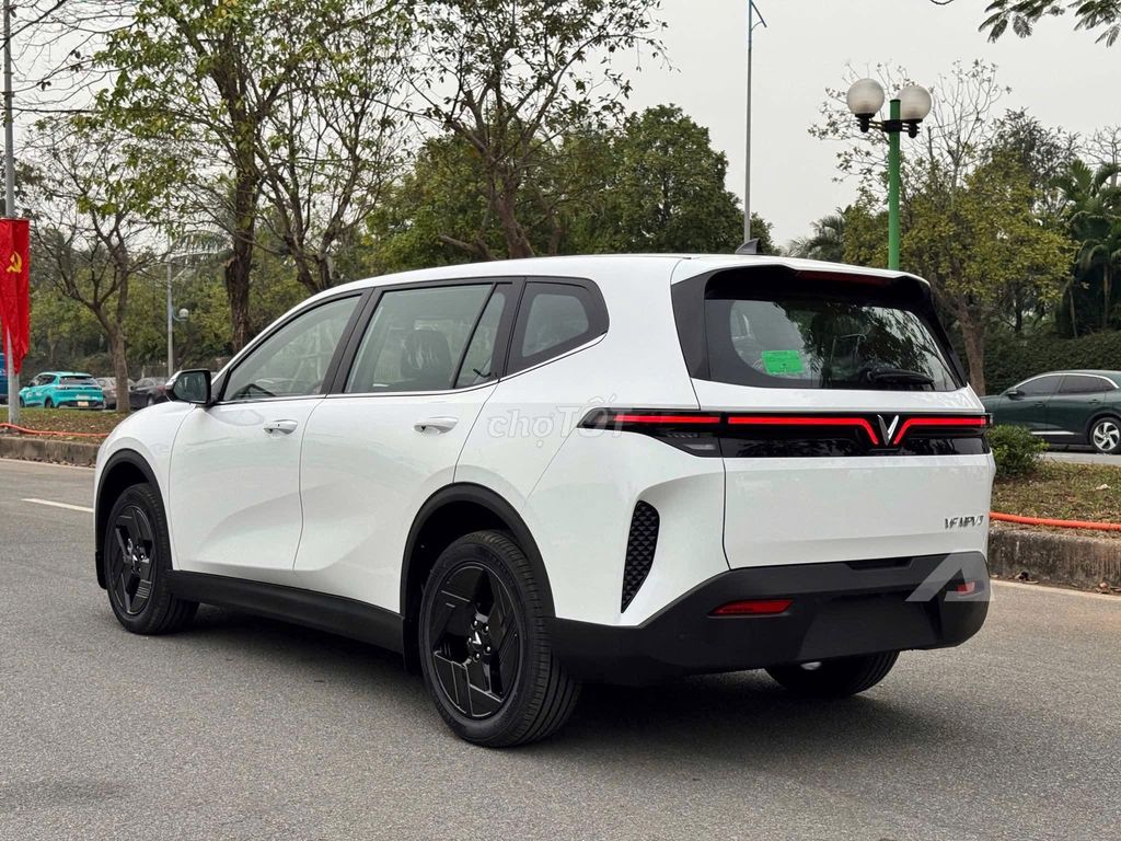 VinFast MPV 7 - ảnh 2