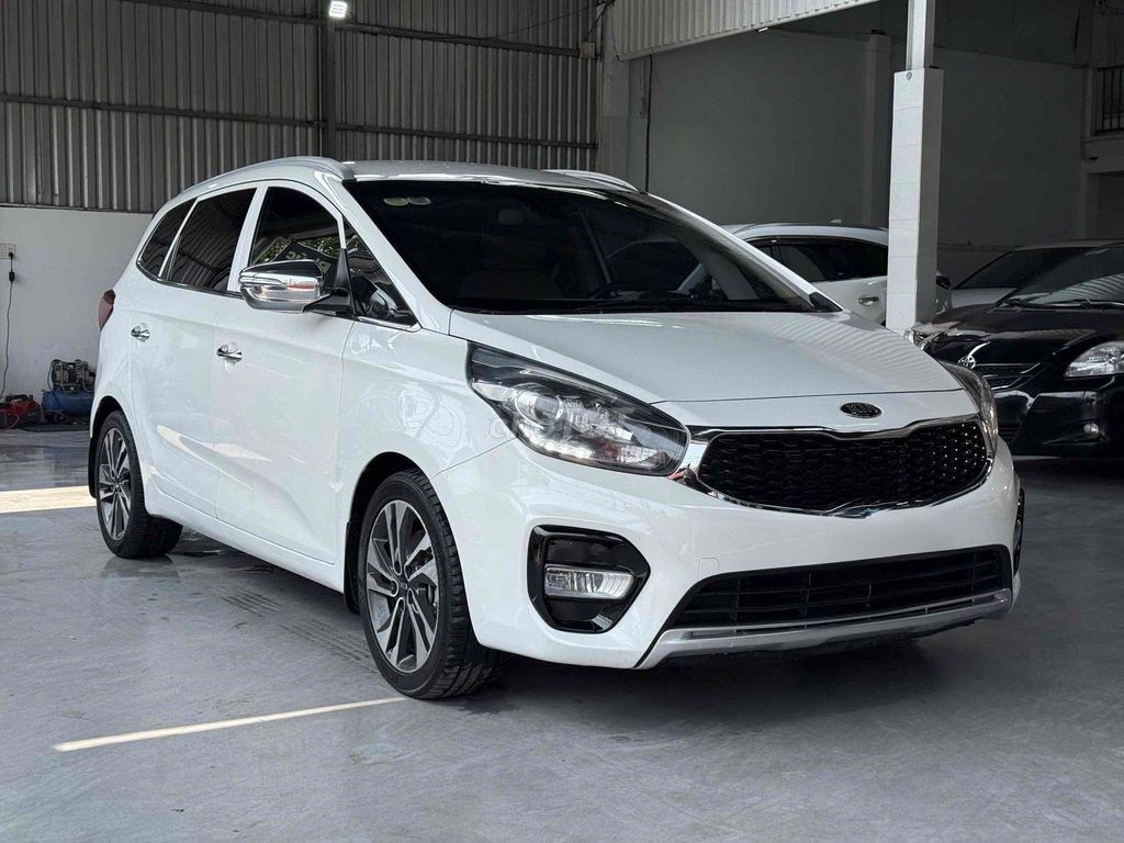 Kia Rondo 2020 - ảnh 1