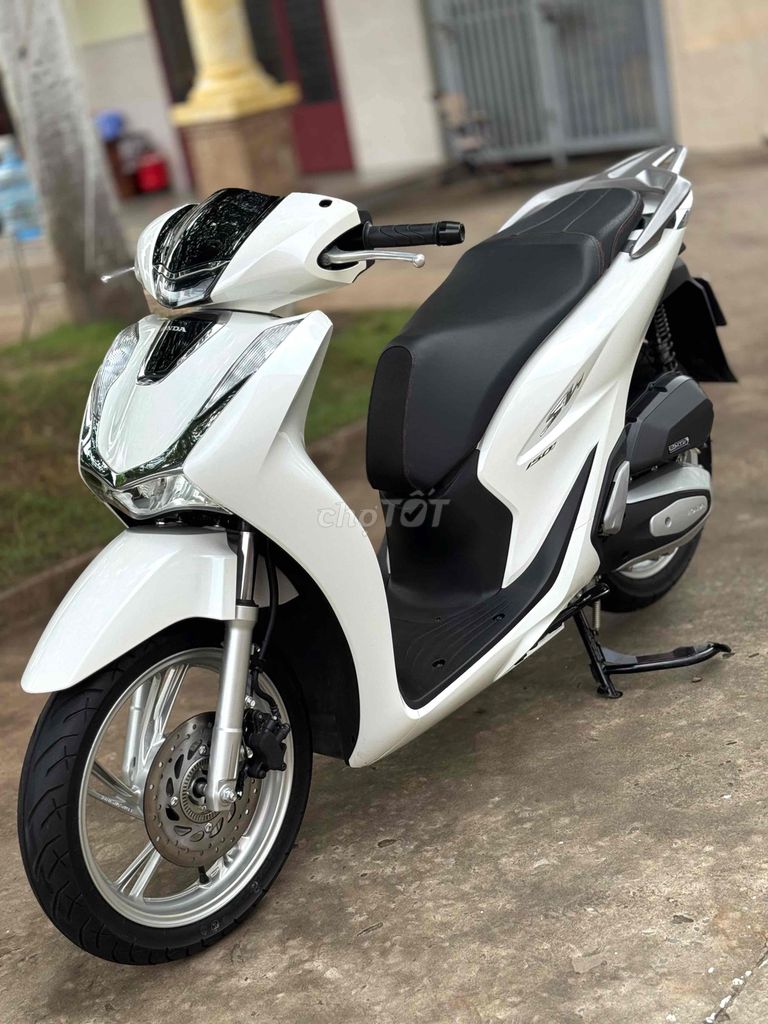 Honda SH 2000 - ảnh 1