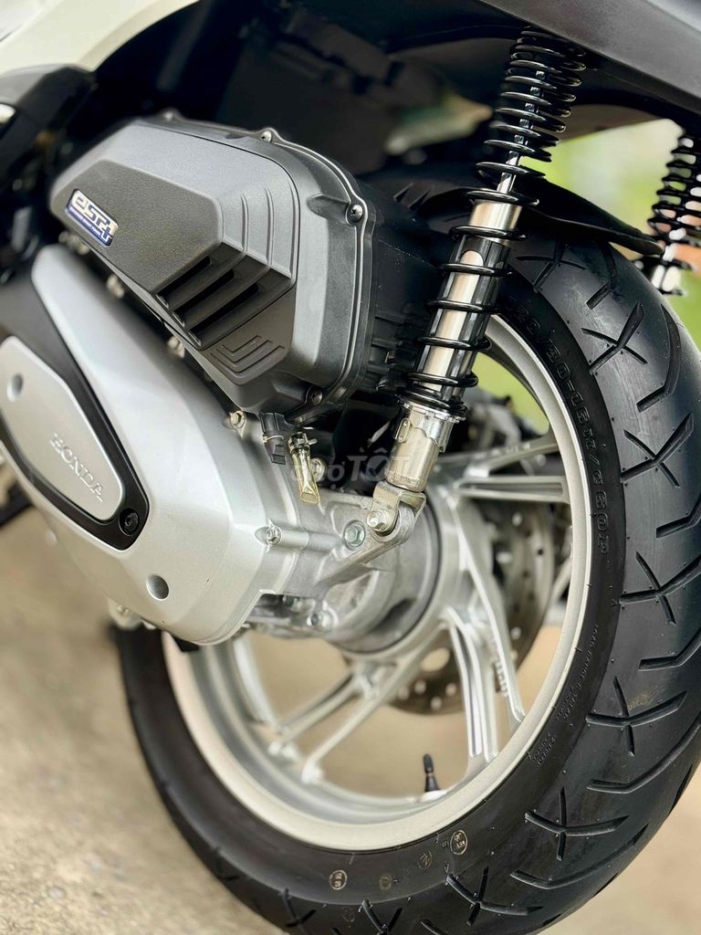 Honda SH 2000 - ảnh 4