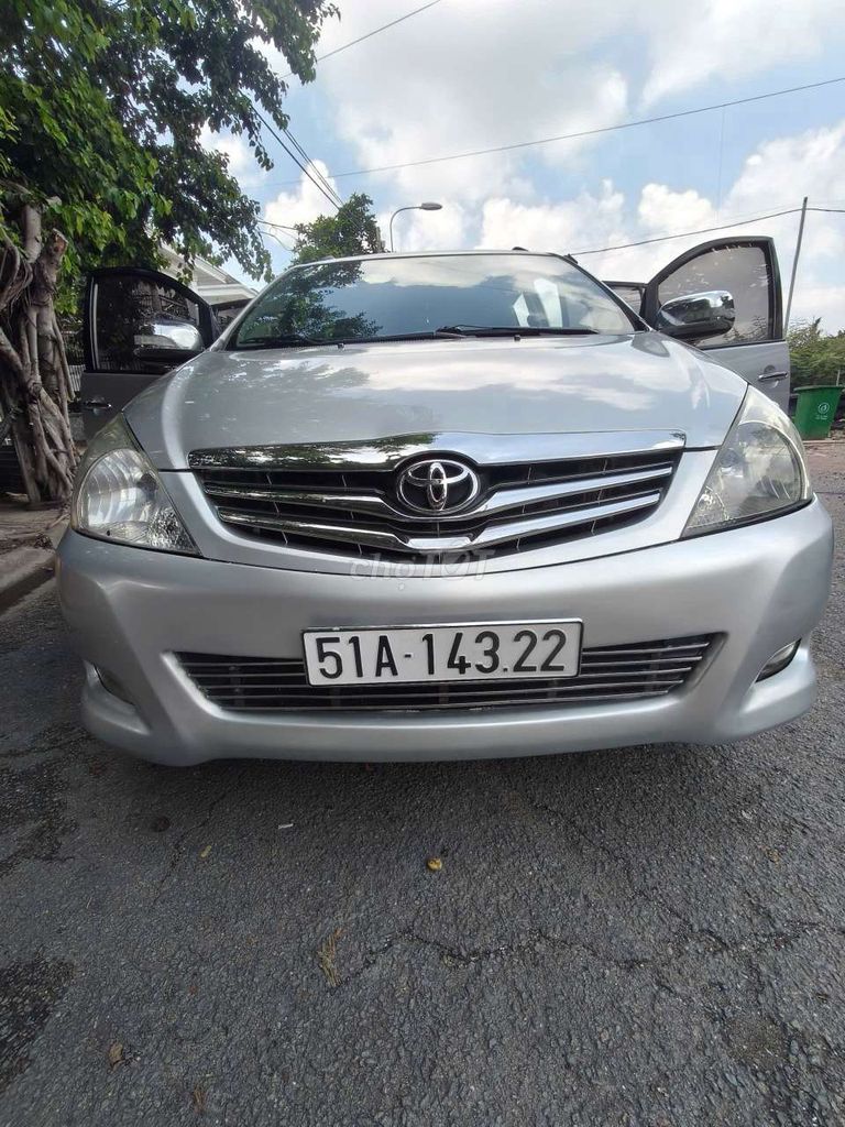 Toyota Innova 2011 - ảnh 1