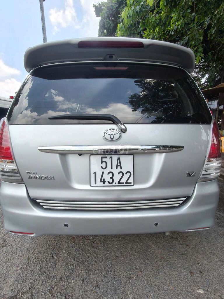 Toyota Innova 2011 - ảnh 2