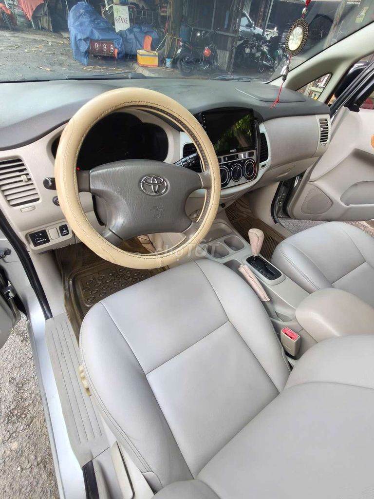 Toyota Innova 2011 - ảnh 4